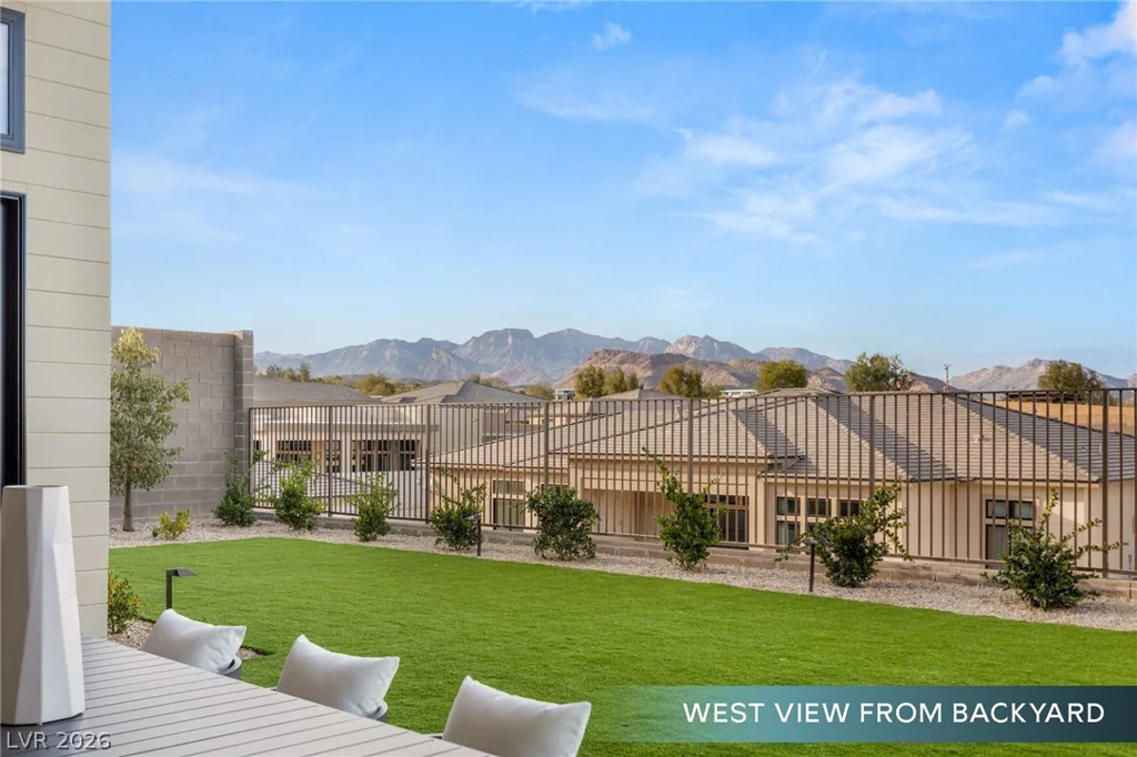 10964 Rossa Peak, Las Vegas, NV 89135