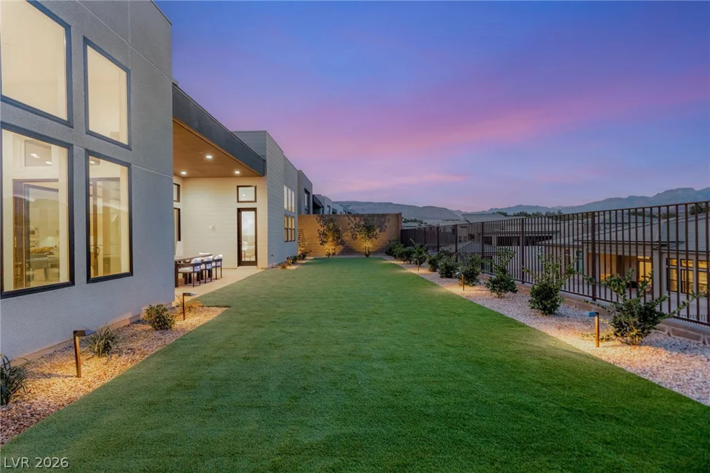 10964 Rossa Peak, Las Vegas, NV 89135