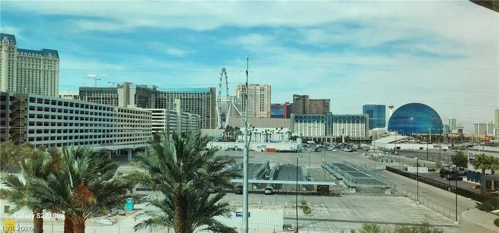 125 Harmon, Las Vegas, NV 89109