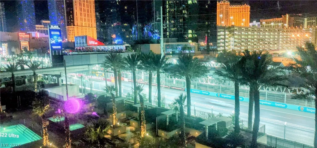 125 Harmon, Las Vegas, NV 89109