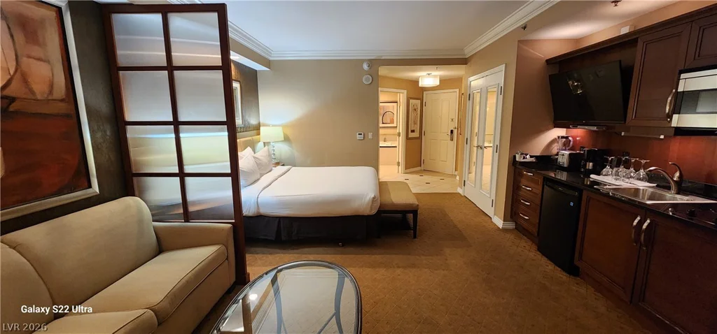 125 Harmon, Las Vegas, NV 89109