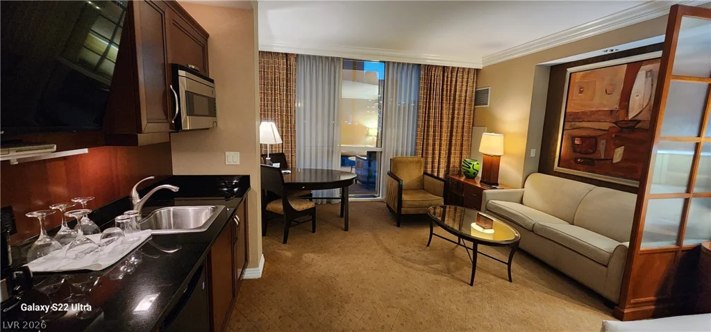 125 Harmon, Las Vegas, NV 89109