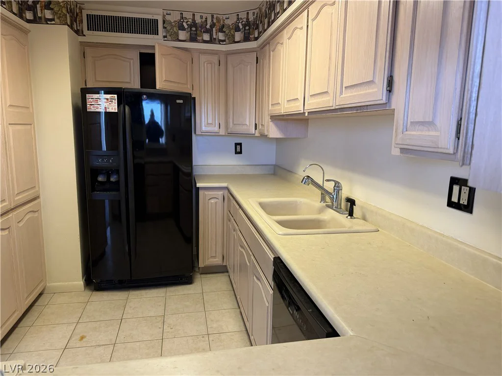 3111 Bel Air, Las Vegas, NV 89109