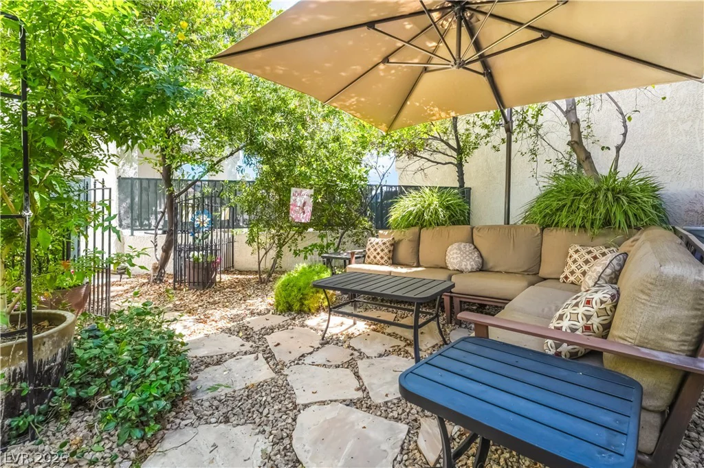 1300 Elk River, Las Vegas, NV 89134
