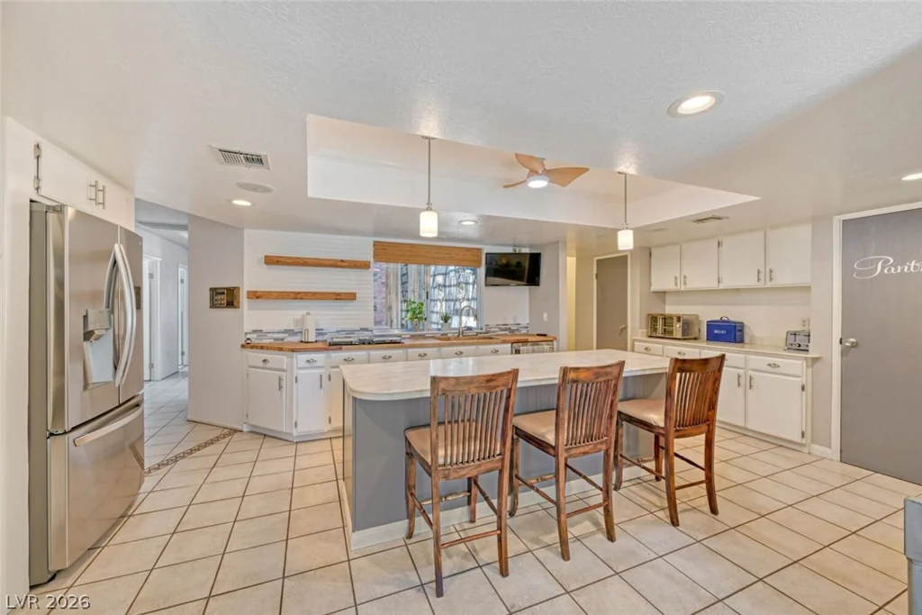 584 Mona, Henderson, NV 89015