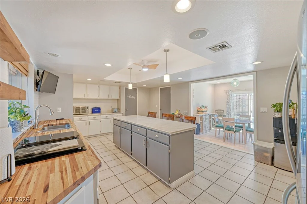 584 Mona, Henderson, NV 89015