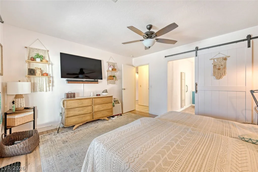 584 Mona, Henderson, NV 89015