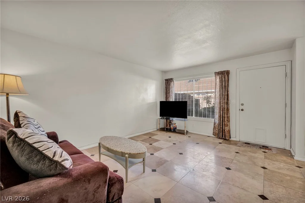 6412 Big Pine, Las Vegas, NV 89108