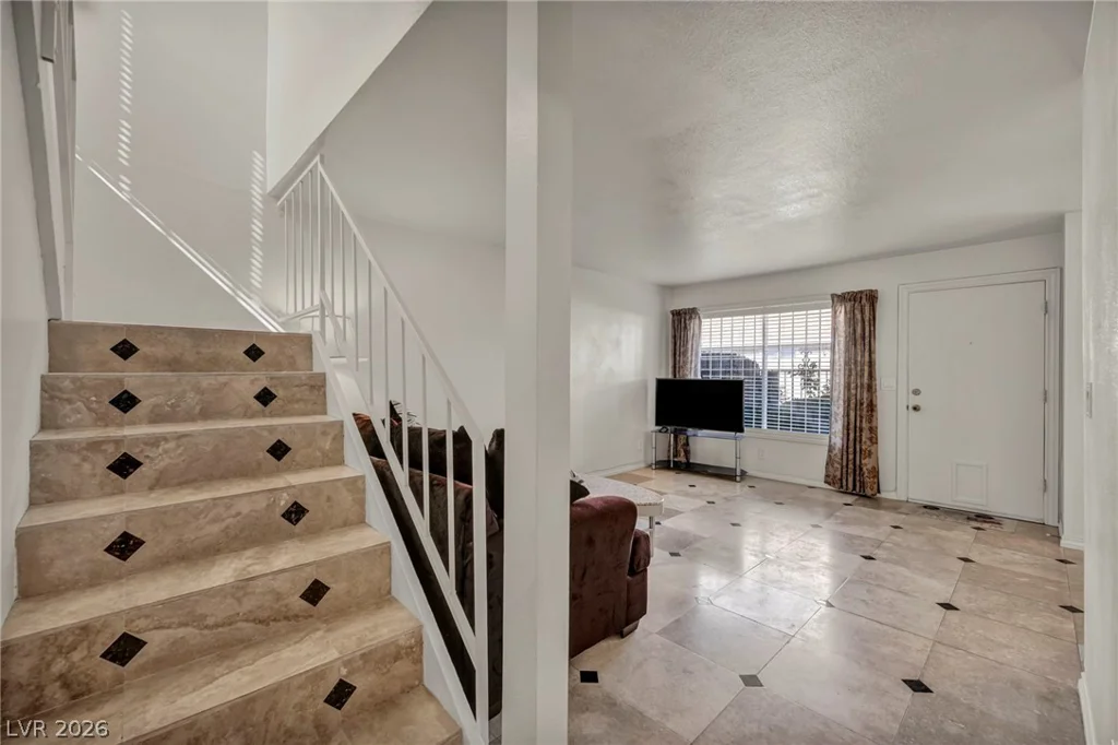 6412 Big Pine, Las Vegas, NV 89108