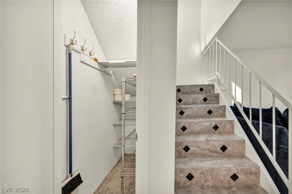 6412 Big Pine, Las Vegas, NV 89108