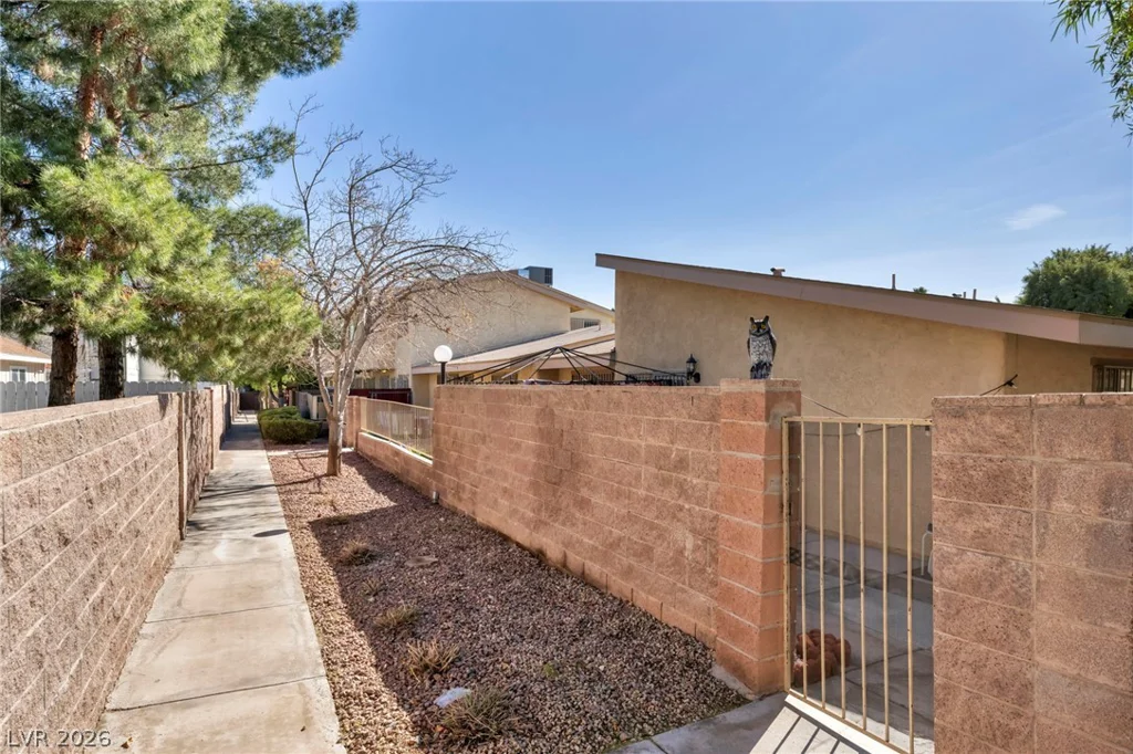 6412 Big Pine, Las Vegas, NV 89108