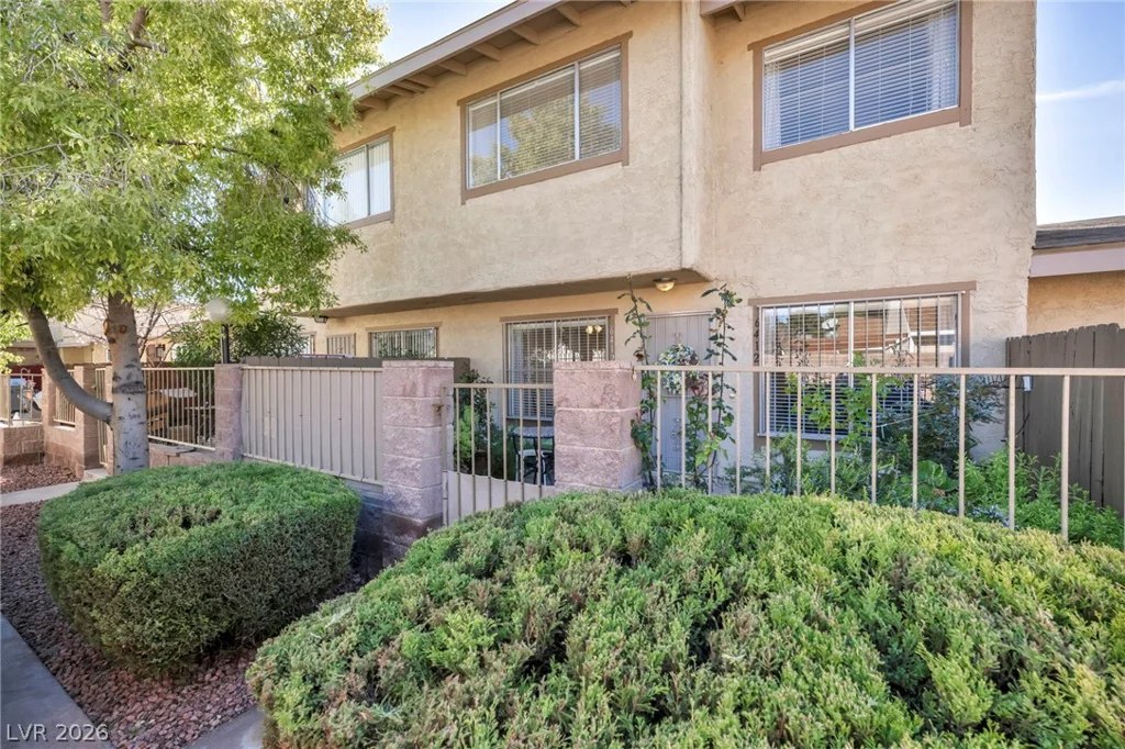 6412 Big Pine, Las Vegas, NV 89108
