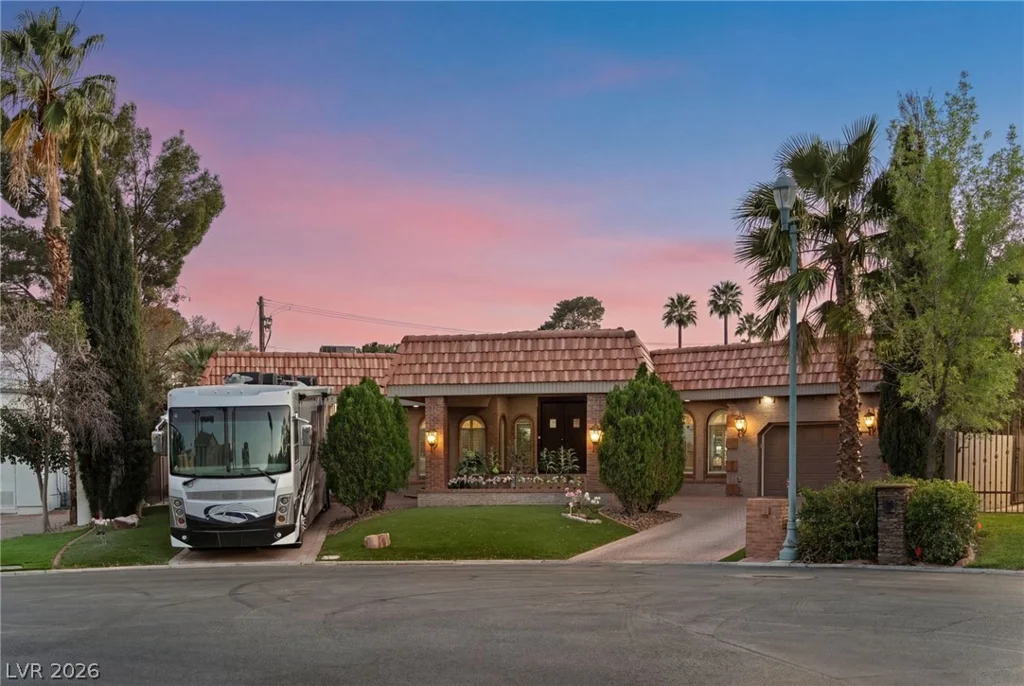2525 Driftwood, Las Vegas, NV 89107