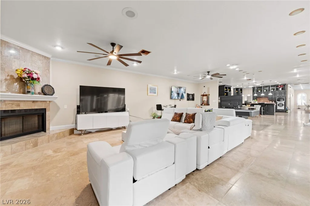 2525 Driftwood, Las Vegas, NV 89107