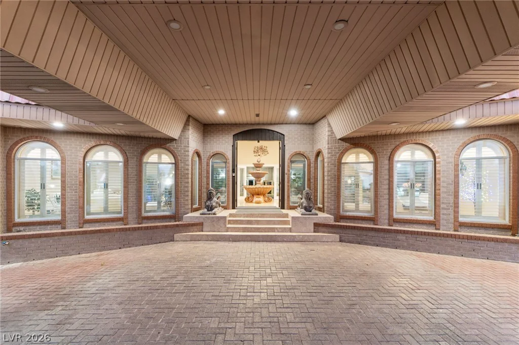 2525 Driftwood, Las Vegas, NV 89107