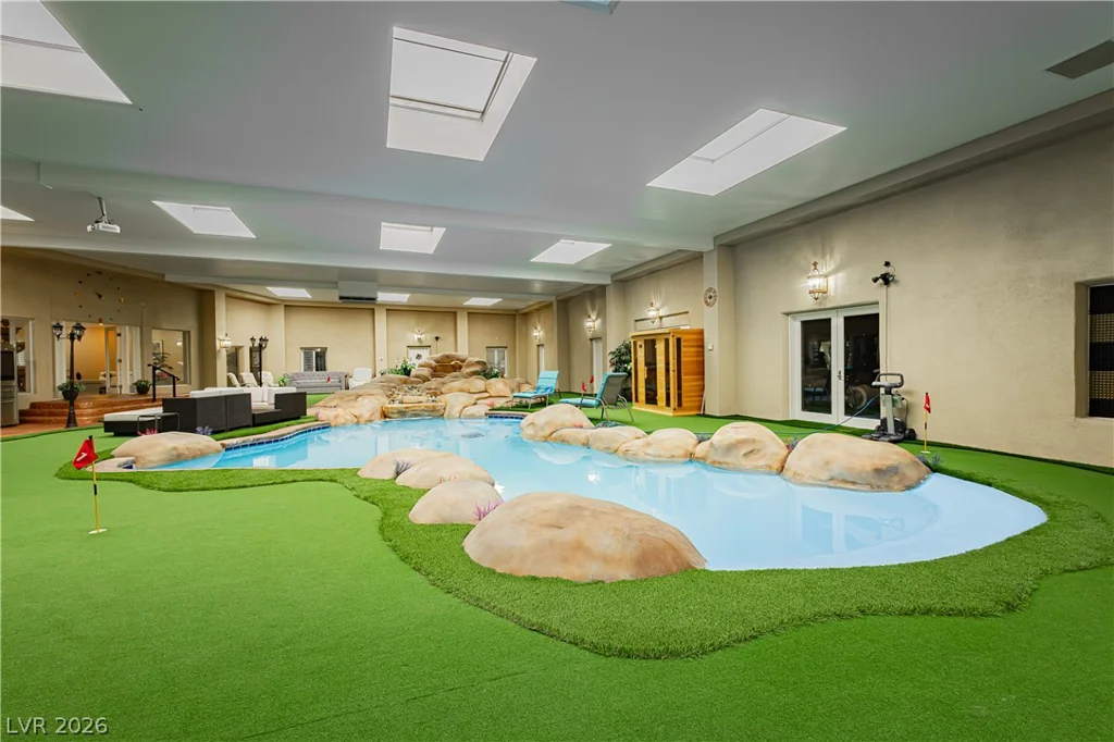 2525 Driftwood, Las Vegas, NV 89107