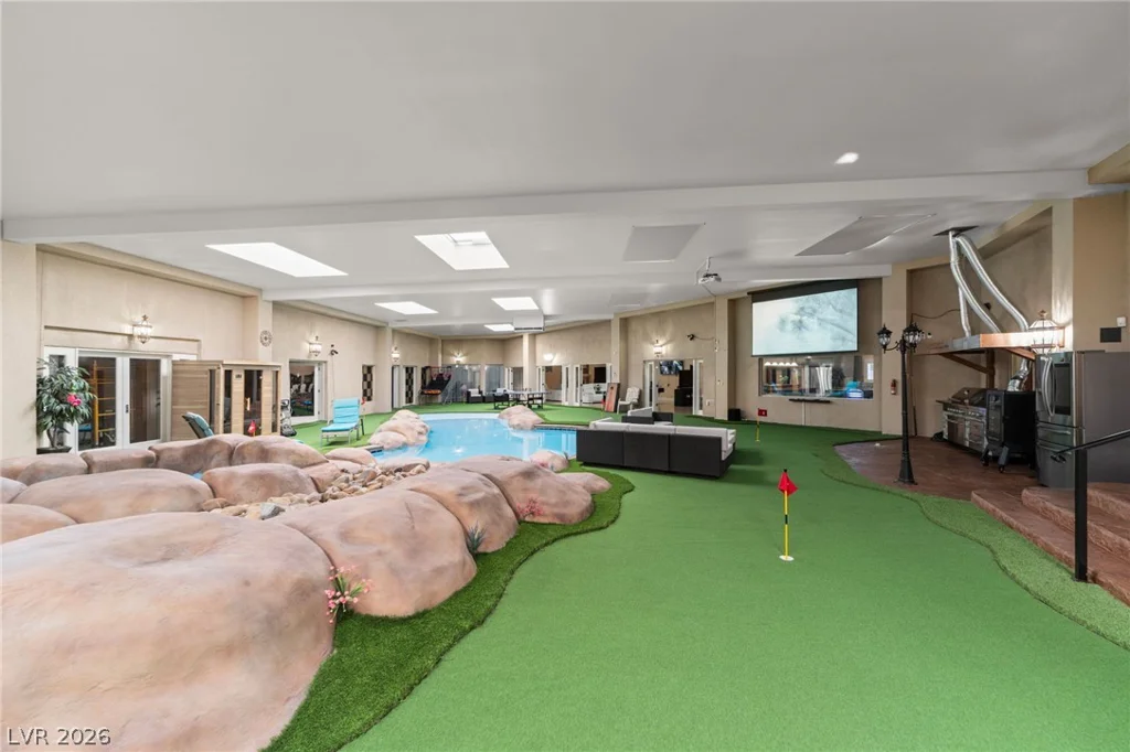 2525 Driftwood, Las Vegas, NV 89107