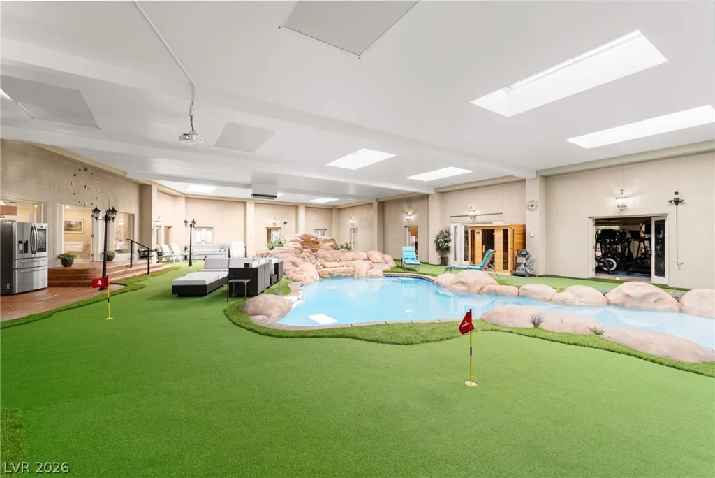 2525 Driftwood, Las Vegas, NV 89107