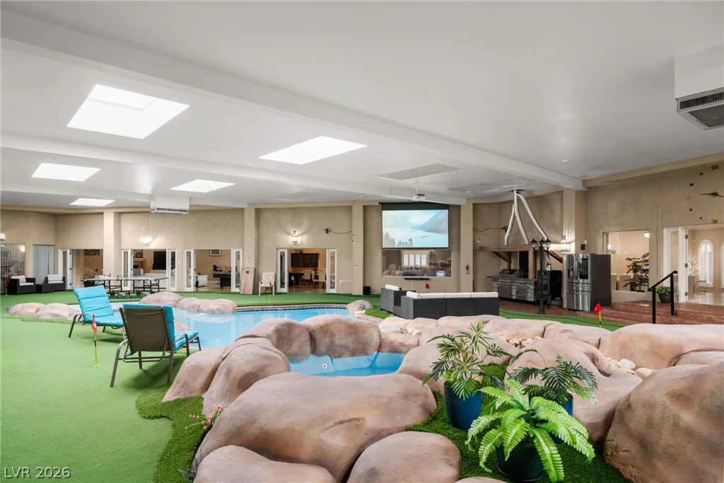 2525 Driftwood, Las Vegas, NV 89107