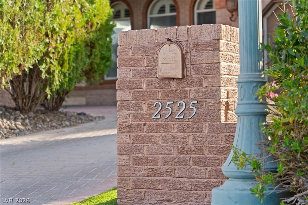 2525 Driftwood, Las Vegas, NV 89107
