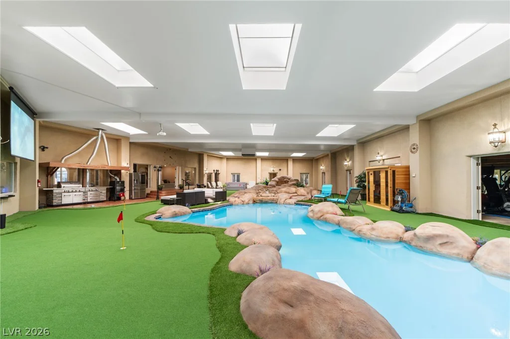 2525 Driftwood, Las Vegas, NV 89107