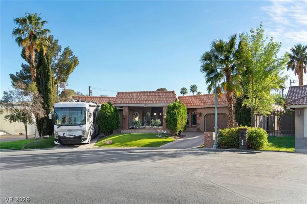 2525 Driftwood, Las Vegas, NV 89107