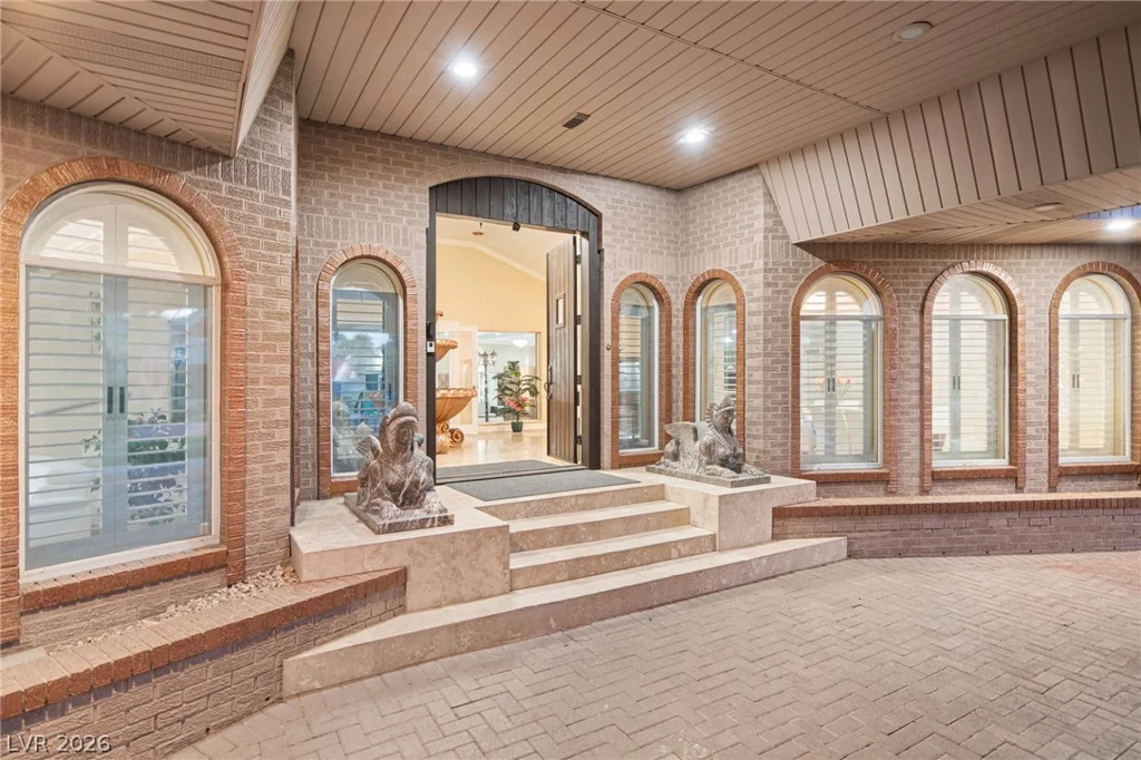 2525 Driftwood, Las Vegas, NV 89107