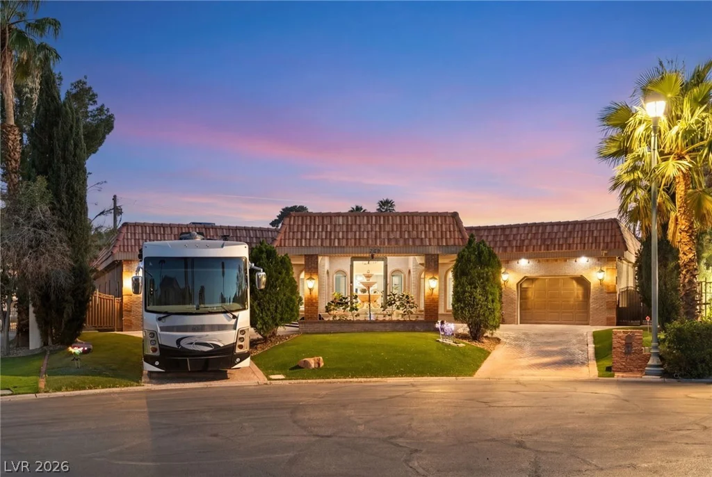 2525 Driftwood, Las Vegas, NV 89107