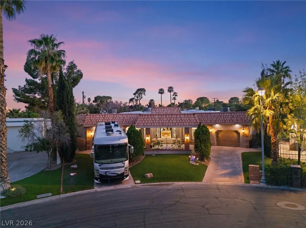 2525 Driftwood, Las Vegas, NV 89107