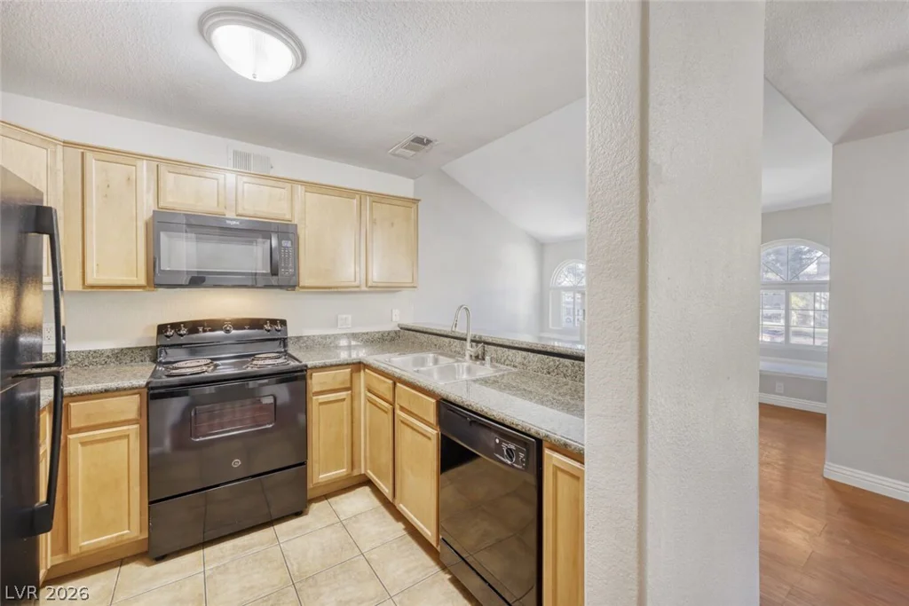 3145 Flamingo, Las Vegas, NV 89121
