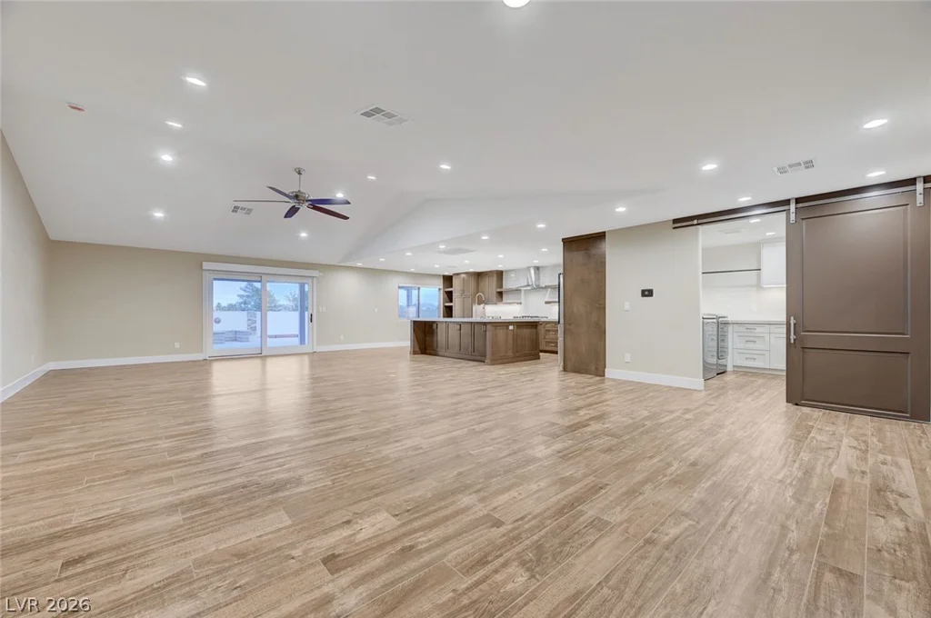 8030 La Cienega, Las Vegas, NV 89123