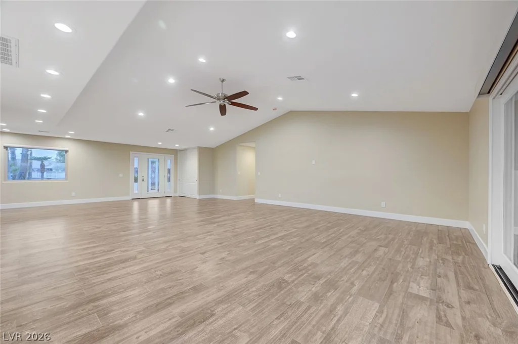 8030 La Cienega, Las Vegas, NV 89123