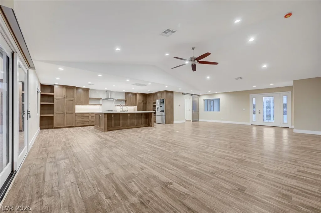 8030 La Cienega, Las Vegas, NV 89123