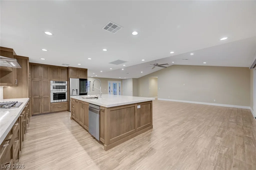 8030 La Cienega, Las Vegas, NV 89123