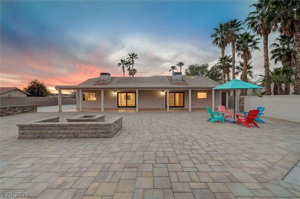 8030 La Cienega, Las Vegas, NV 89123