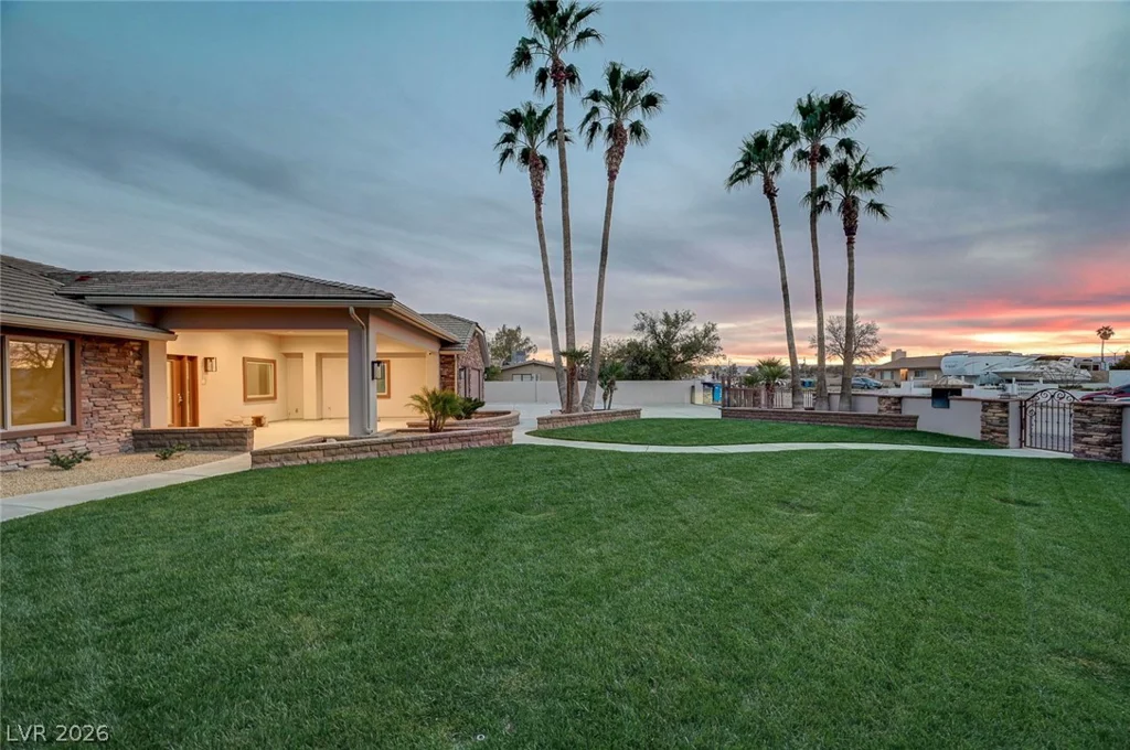 8030 La Cienega, Las Vegas, NV 89123