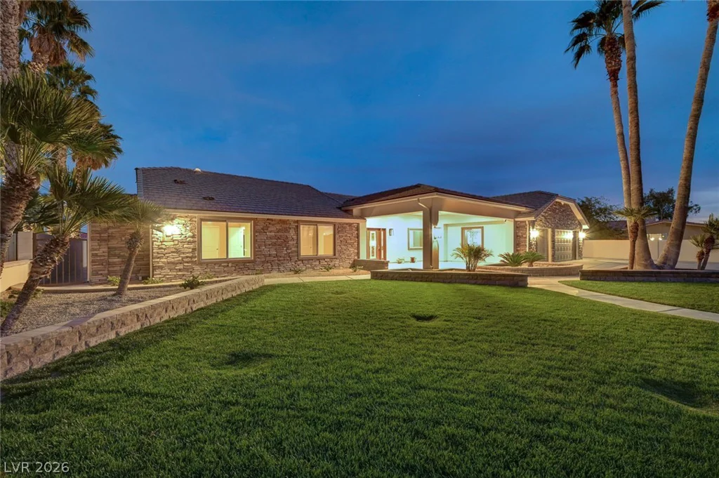 8030 La Cienega, Las Vegas, NV 89123
