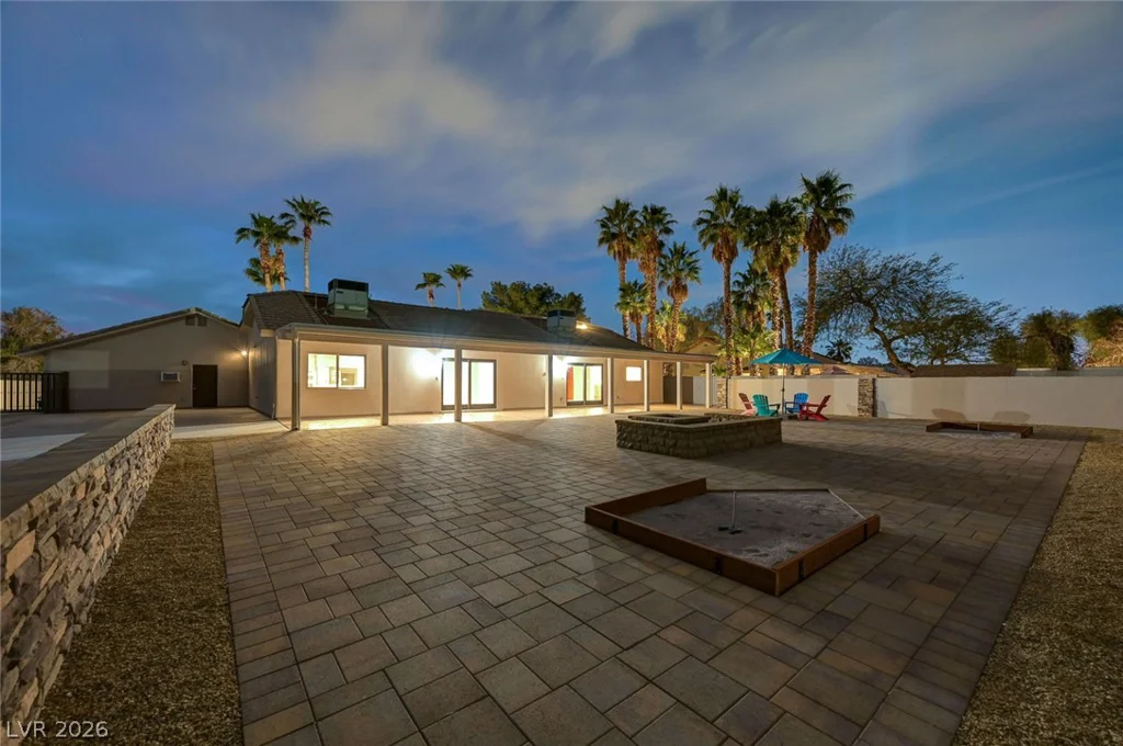 8030 La Cienega, Las Vegas, NV 89123