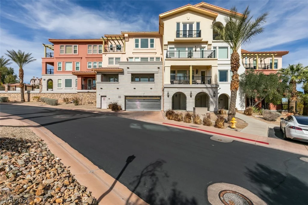 64 Strada Principale, Henderson, NV 89011