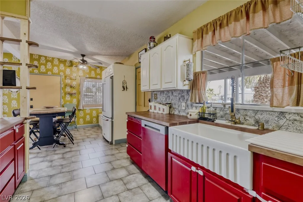 225 Wisteria, Las Vegas, NV 89107