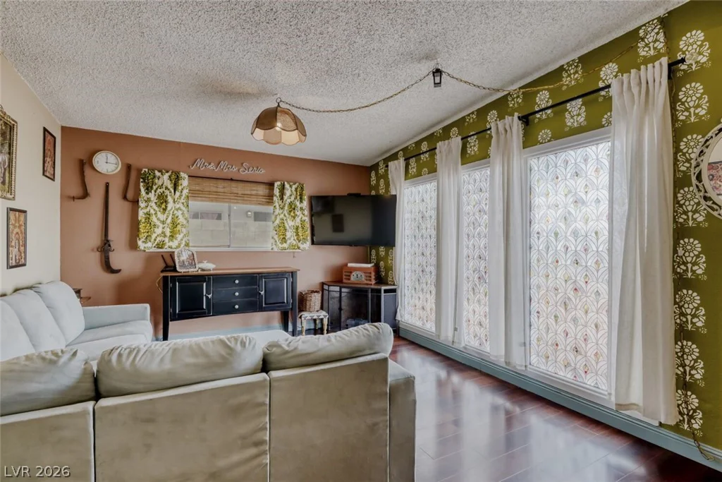 225 Wisteria, Las Vegas, NV 89107