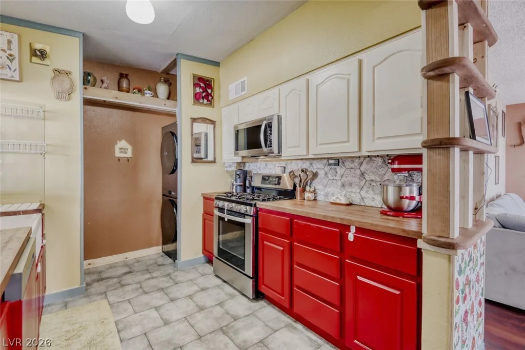 225 Wisteria, Las Vegas, NV 89107