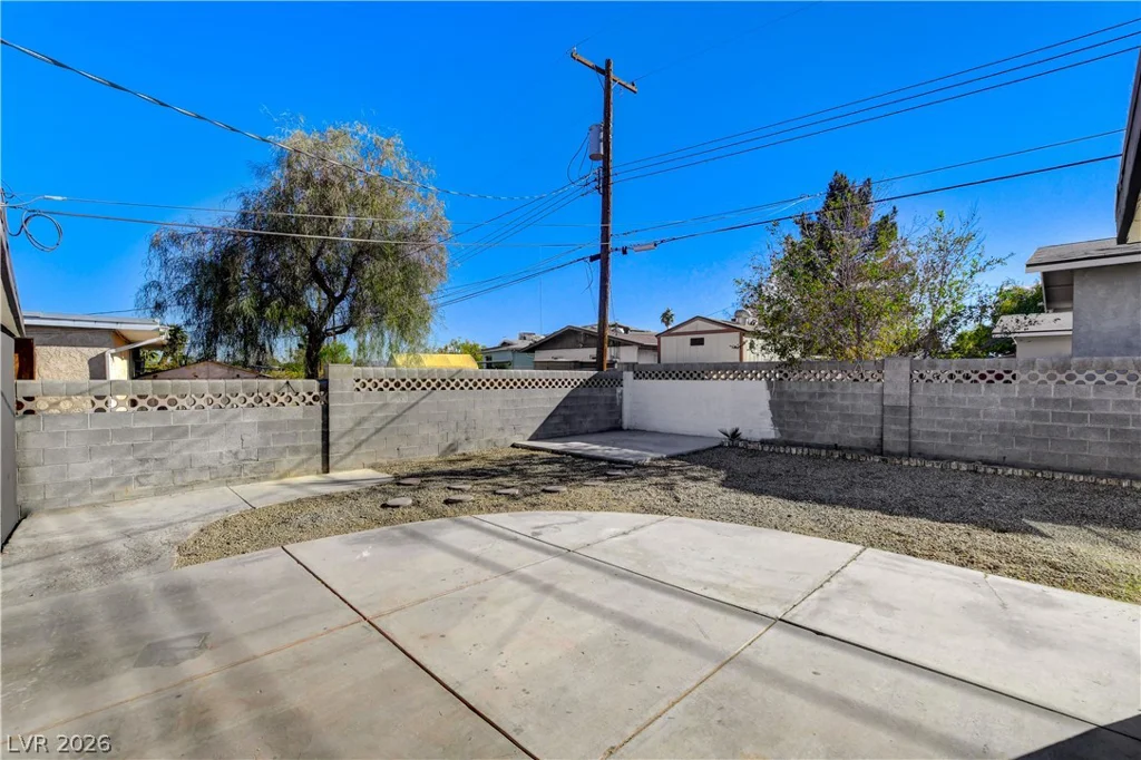 4999 Meredith, Las Vegas, NV 89121