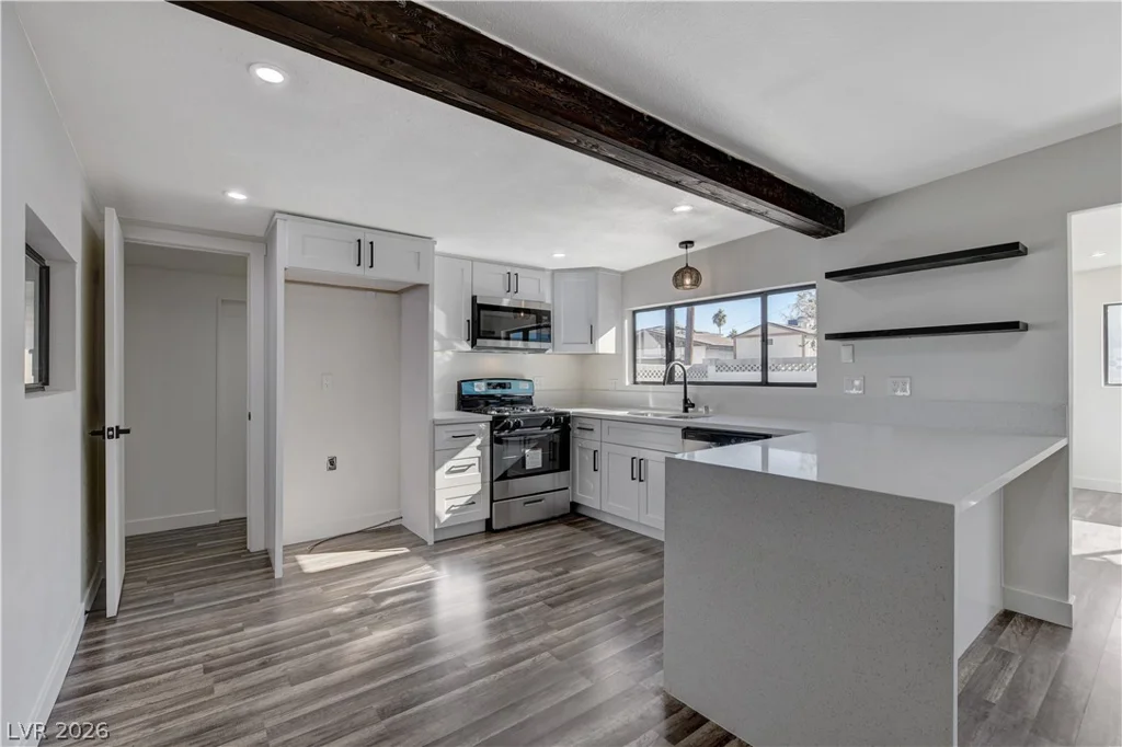 4999 Meredith, Las Vegas, NV 89121