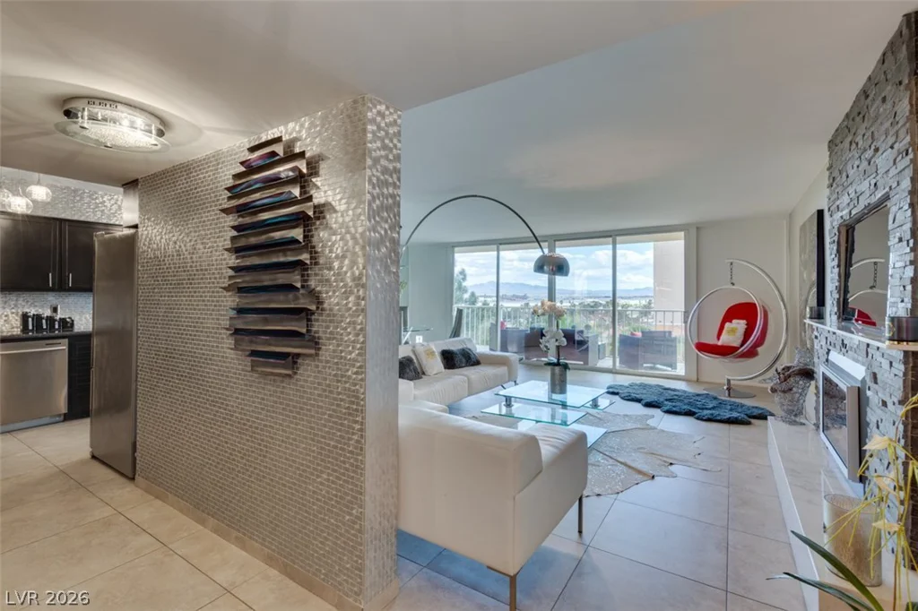 205 Harmon, Las Vegas, NV 89169