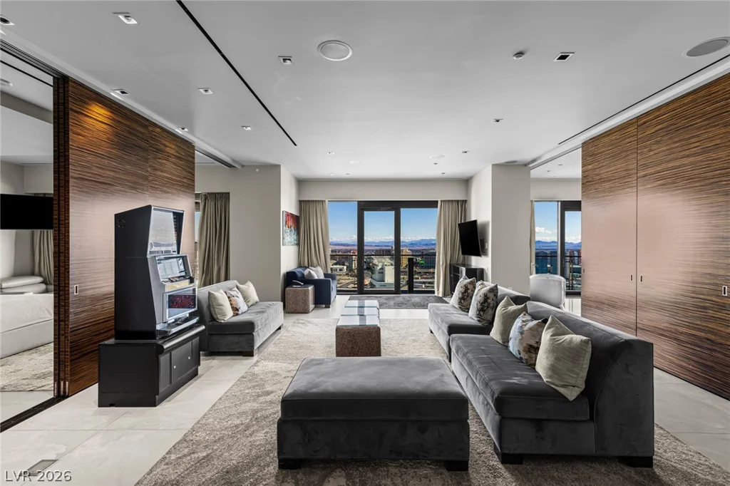 4381 Flamingo, Las Vegas, NV 89103