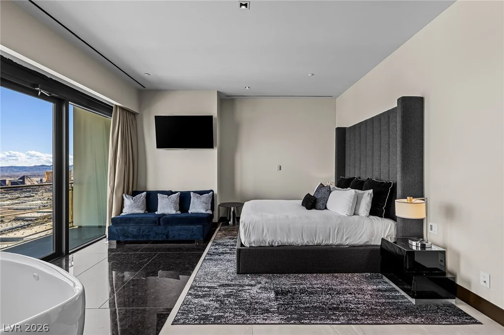 4381 Flamingo, Las Vegas, NV 89103