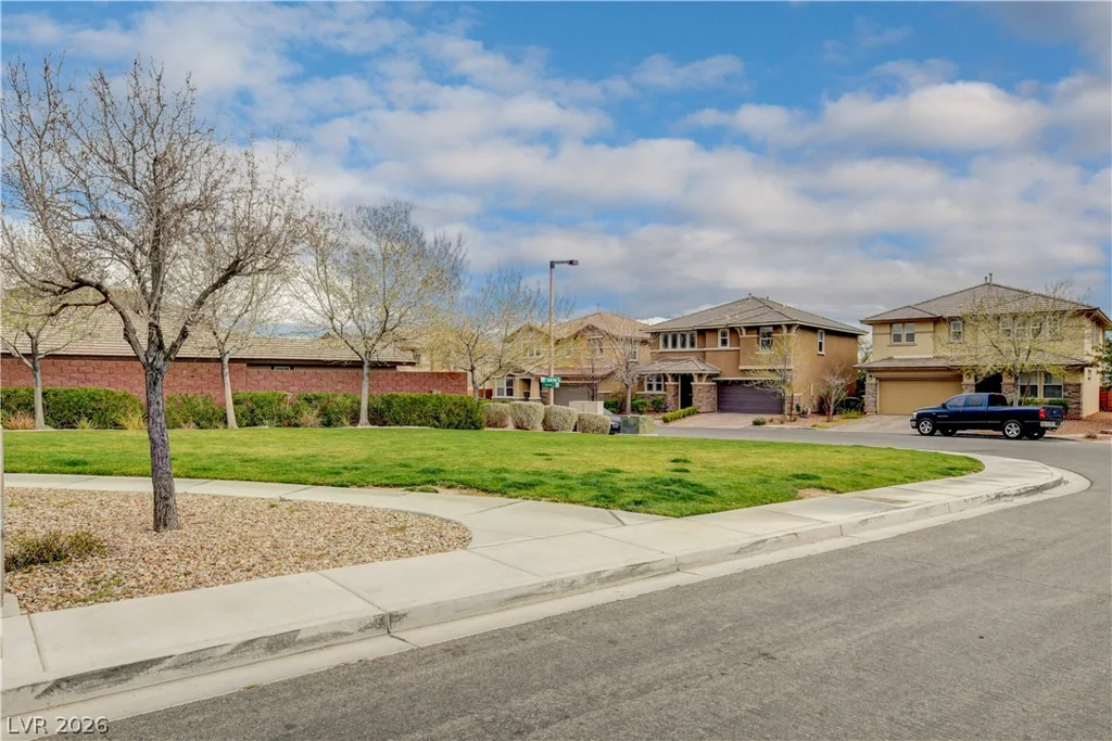 10313 Aragon Crown, Las Vegas, NV 89135