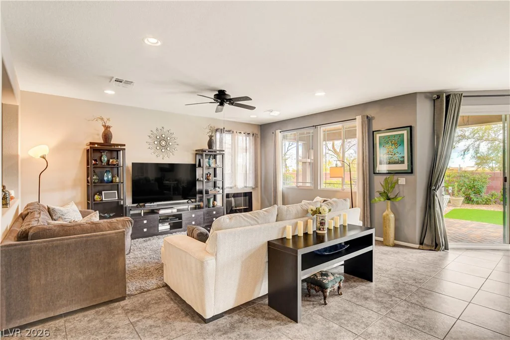 10313 Aragon Crown, Las Vegas, NV 89135