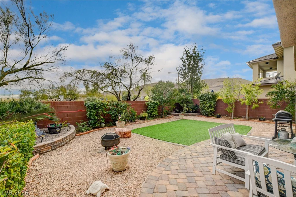 10313 Aragon Crown, Las Vegas, NV 89135